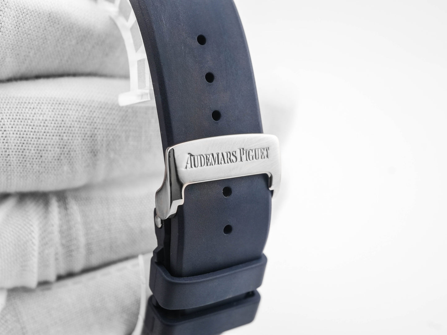 Audemars Piguet Royal Oak Offshore Chronograph Safari White Dial on Blue Rubber 26170ST.OO.D091CR.01 Complete 2013