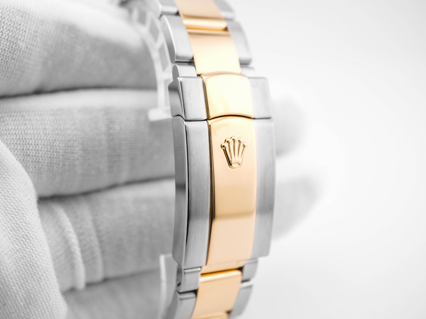 Rolex Datejust II Black Roman Dial on Oyster 116333 Card 2016