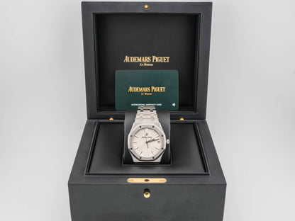 Audemars Piguet Royal Oak White Dial on Bracelet 15500ST.OO.1220ST.04 Complete 2022
