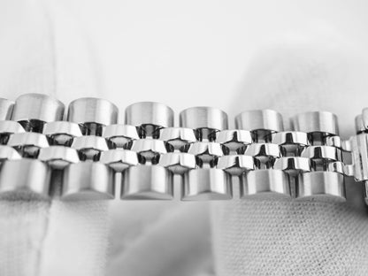 Rolex Datejust Lady White Roman Dial on Jubilee 69174 Complete 1996