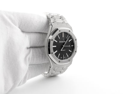 Audemars Piguet Royal Oak Selfwinding Black Dial on Bracelet 15400ST.OO.1220ST.01 Archives 2015