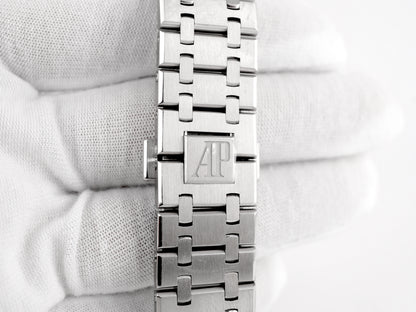 Audemars Piguet Royal Oak Selfwinding Black Dial on Bracelet 15400ST.OO.1220ST.01 Archives 2015