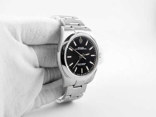 Rolex Oyster Perpetual 39 Black Dial Dial on Oyster 114300 Card 2018