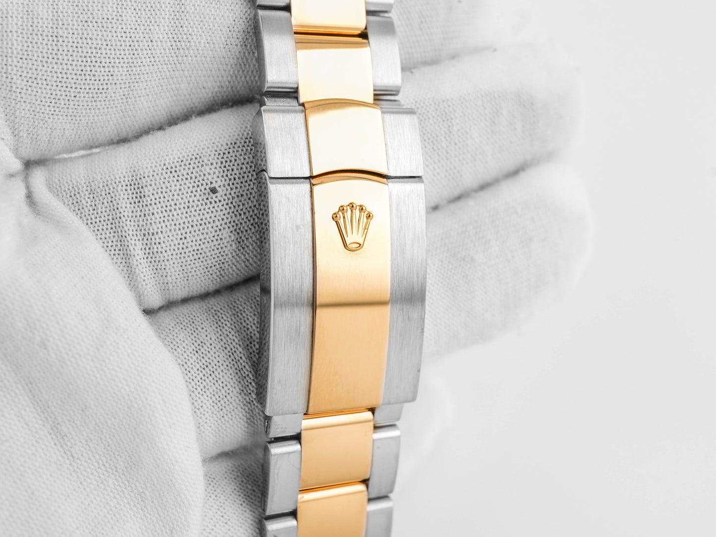 Rolex SkyDweller Champagne Dial on Oyster 326933 Card 2022