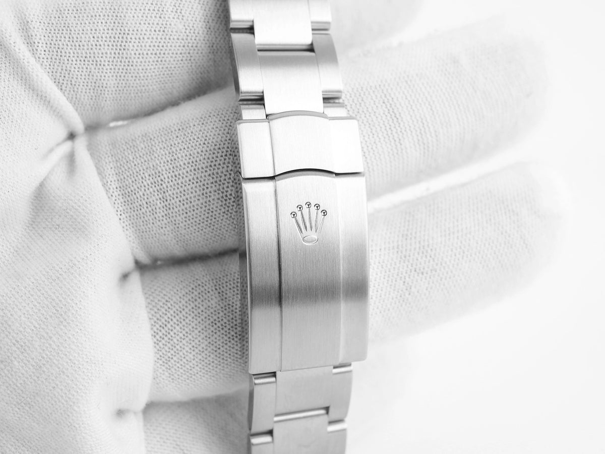 Rolex Oyster Perpetual 34 Pistachio Dial on Oyster 124200 Complete 2025