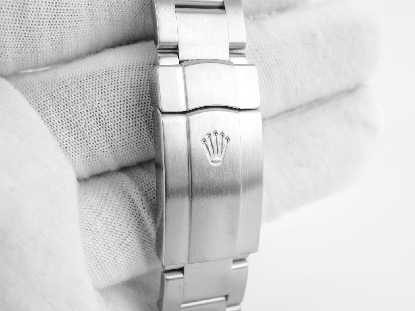 Rolex Oyster Perpetual 39 Blue Index Dial on Oyster 114300 Card 2015