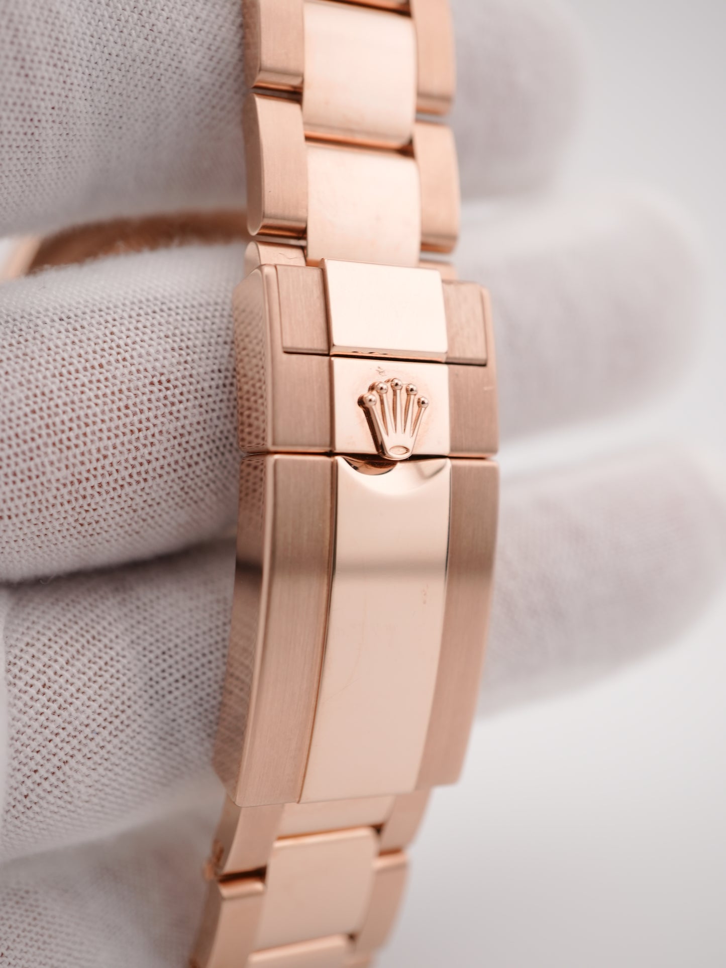 Rolex Daytona Black And Sundust Index Dial on Oyster 126505 Complete 2024