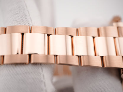 Rolex Daytona Black And Sundust Index Dial on Oyster 126505 Complete 2024