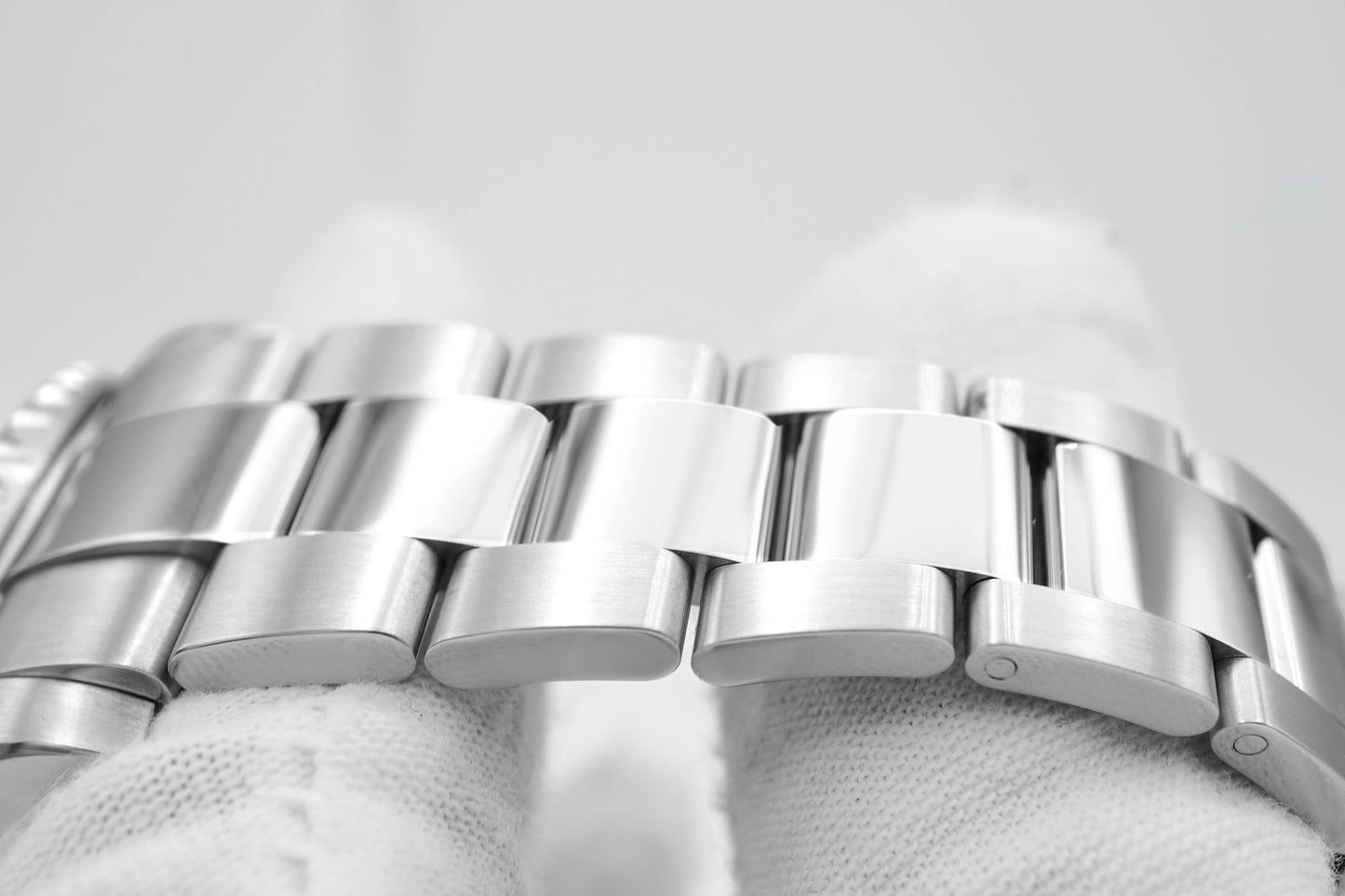 Rolex Yacht-Master II Matt White Dial on Oyster 116680 Card 2022