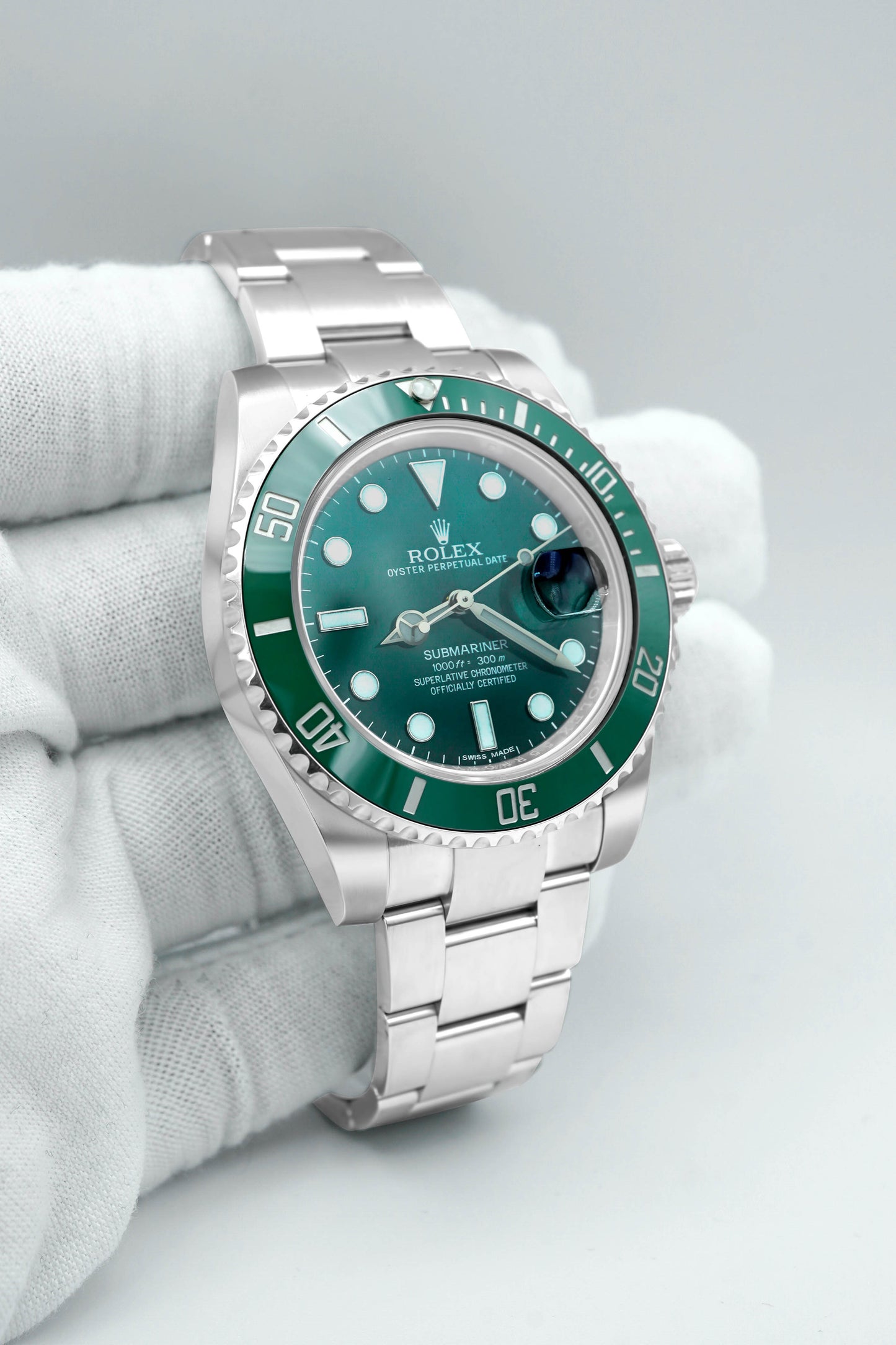 Rolex Submariner Hulk Green Dial on Oyster 116610LV Card 2015