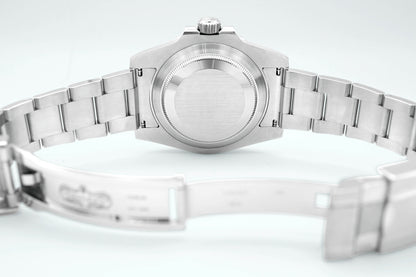 Rolex Submariner Hulk Green Dial on Oyster 116610LV Card 2015