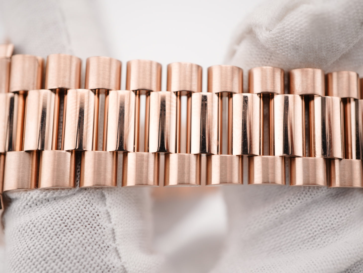 Rolex Day-Date 40 Sundust Bevelled Roman Dial on President 228235 Card 2022