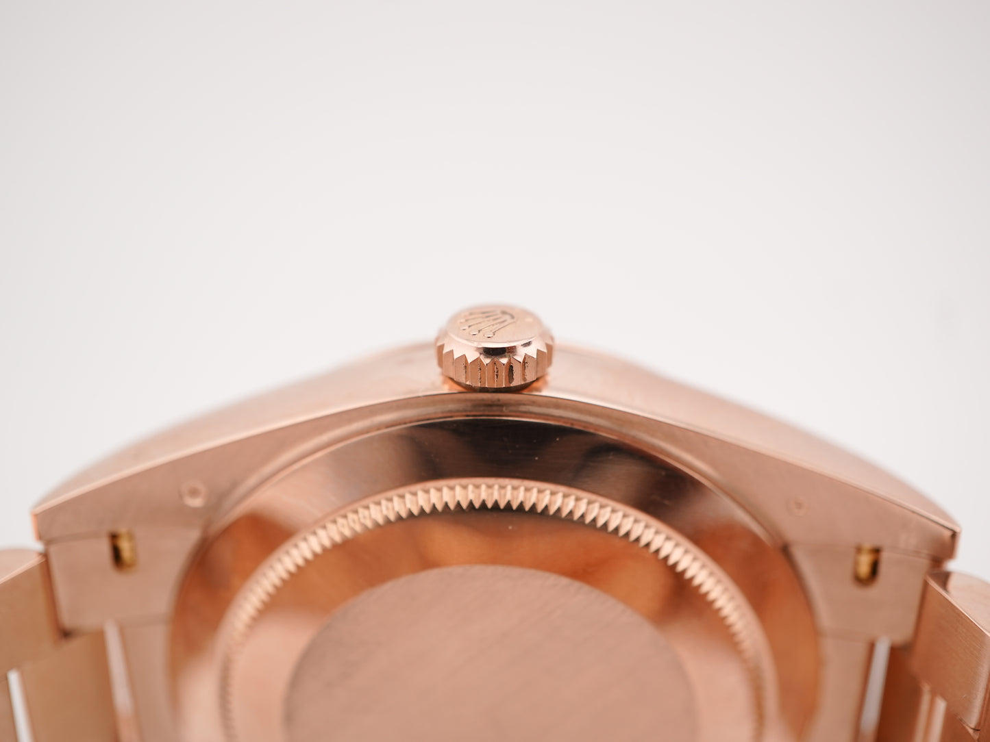 Rolex Day-Date 40 Sundust Bevelled Roman Dial on President 228235 Card 2022