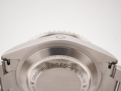 Rolex Sea-Dweller 43 Black Dial on Oyster 126600 Card 2017