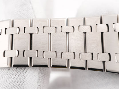 Audemars Piguet Royal Oak Chronograph Silver Dial on Bracelet 26240ST.OO.1320ST.07 Complete 2023