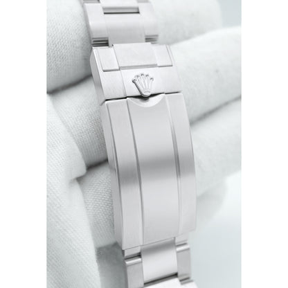 Rolex Submariner Black Dial on Oyster 126610LV Card 2020