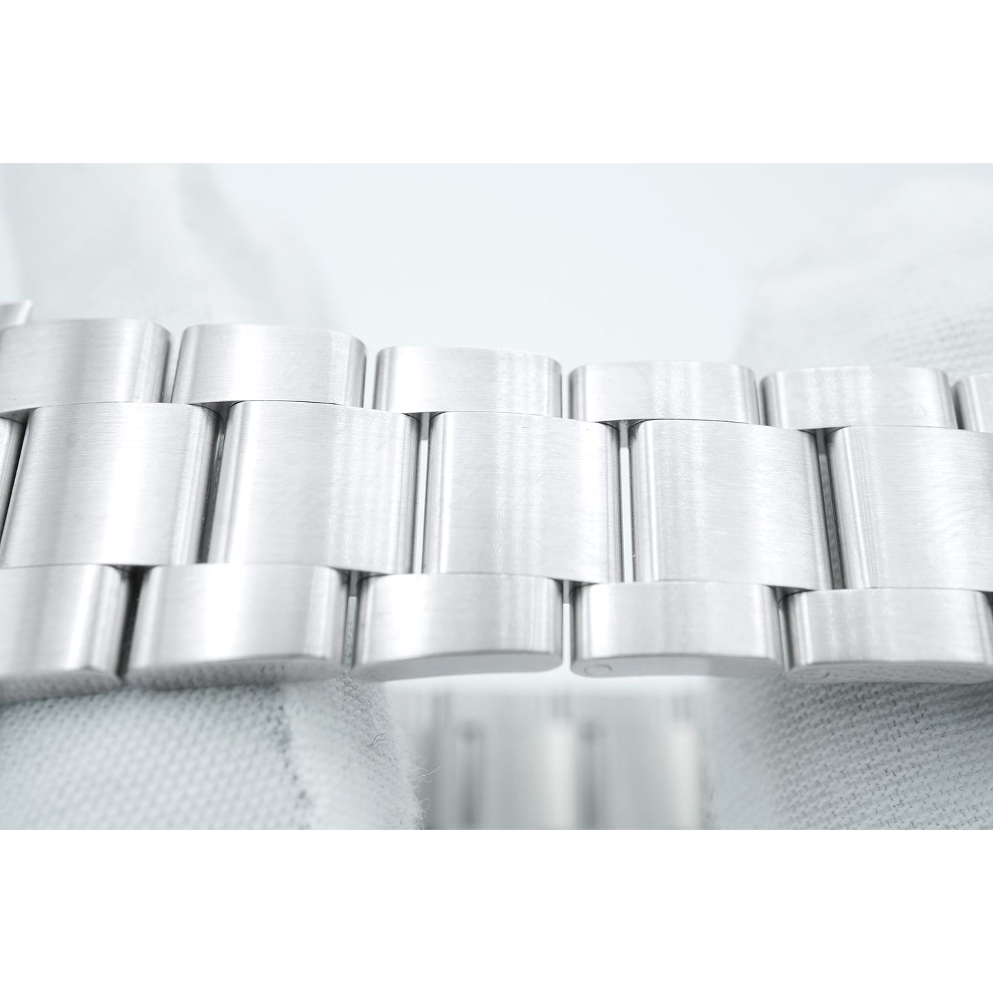 Rolex Submariner Black Dial on Oyster 126610LV Card 2020