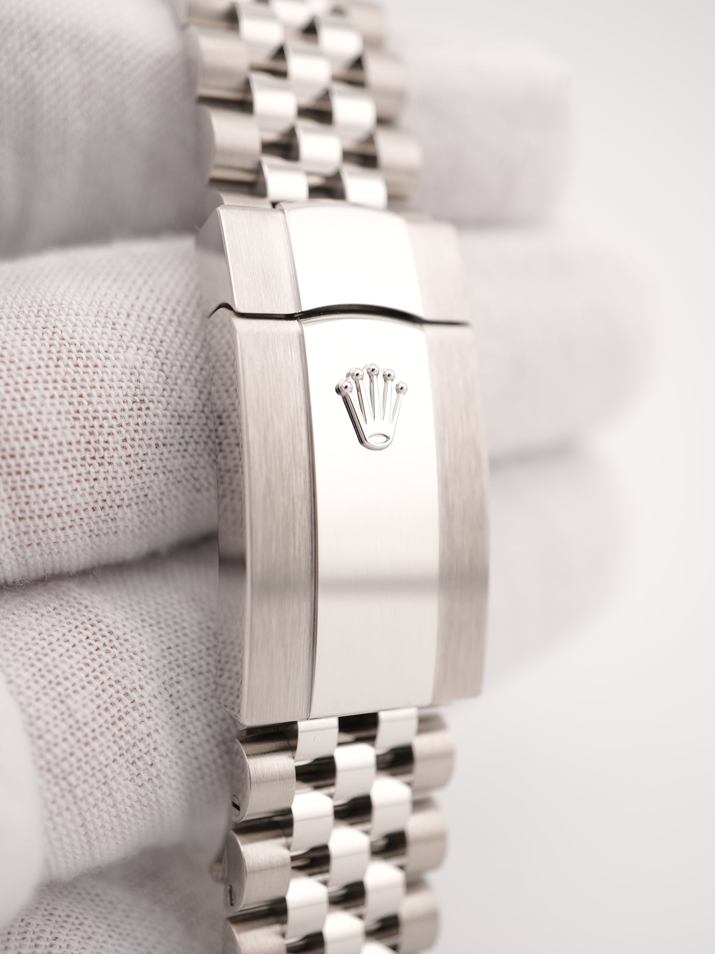 Rolex Datejust 41 White Roman Dial on Jubilee 126334 Card 2025