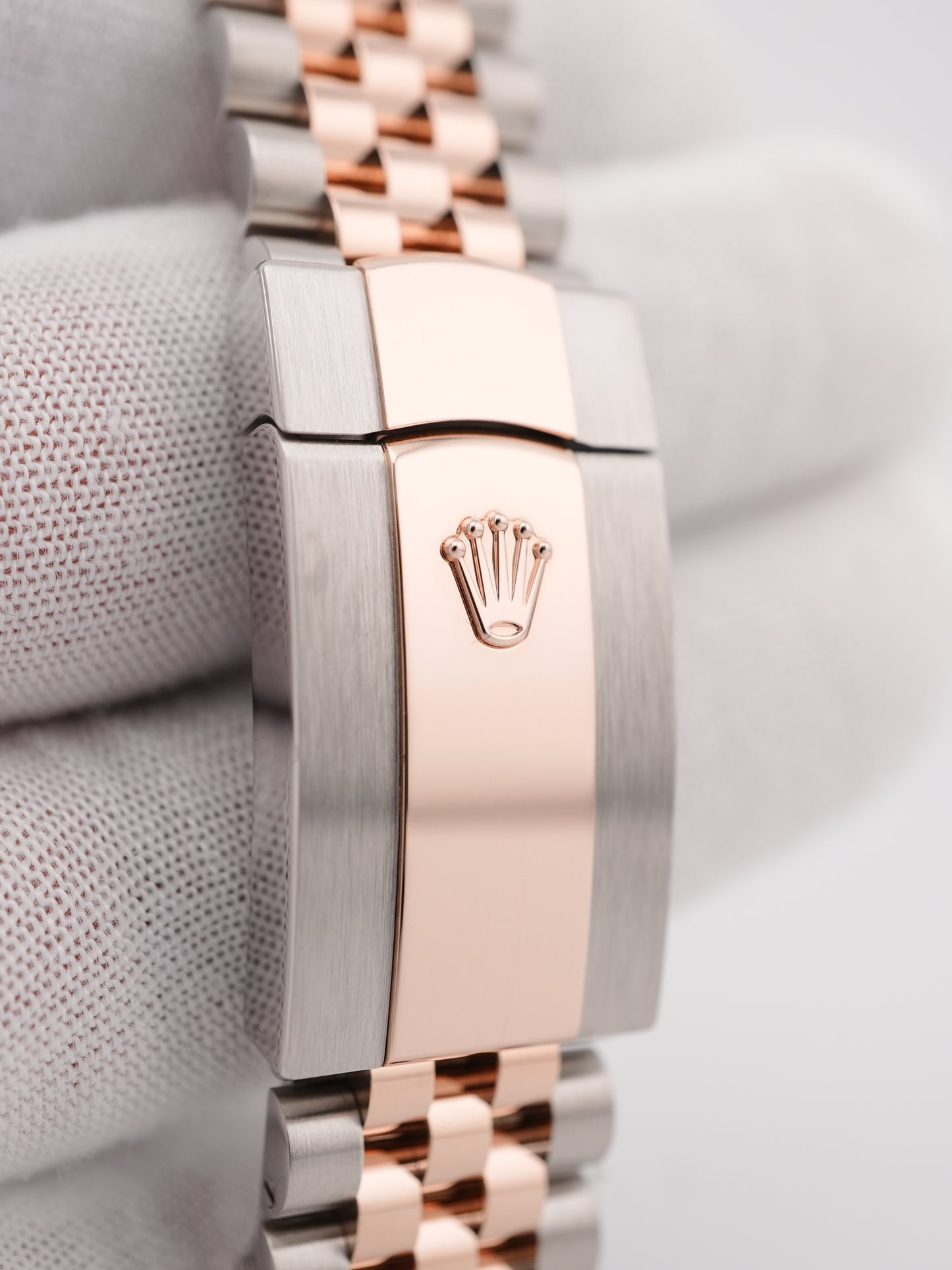 Rolex Datejust Rose Roman Dial on Jubilee 126281 Complete 2025