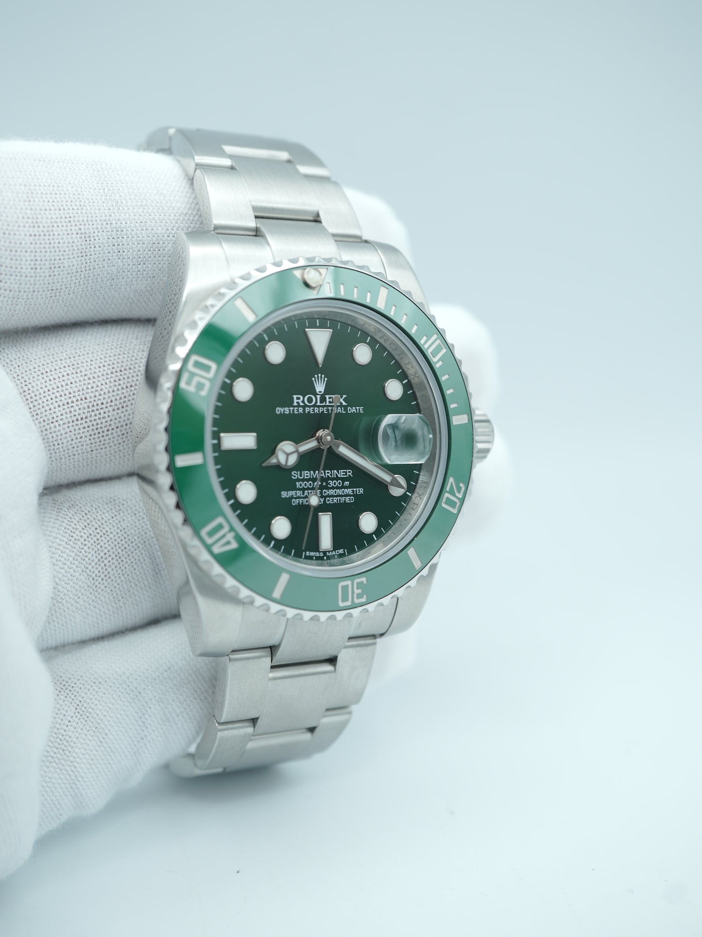 Rolex Submariner Hulk Green Dial on Oyster 116610LV Complete 2017