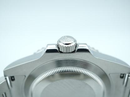 Rolex Submariner Hulk Green Dial on Oyster 116610LV Complete 2017