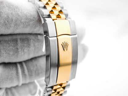 Rolex SkyDweller Black Index Dial on Jubilee 326933 Card 2022